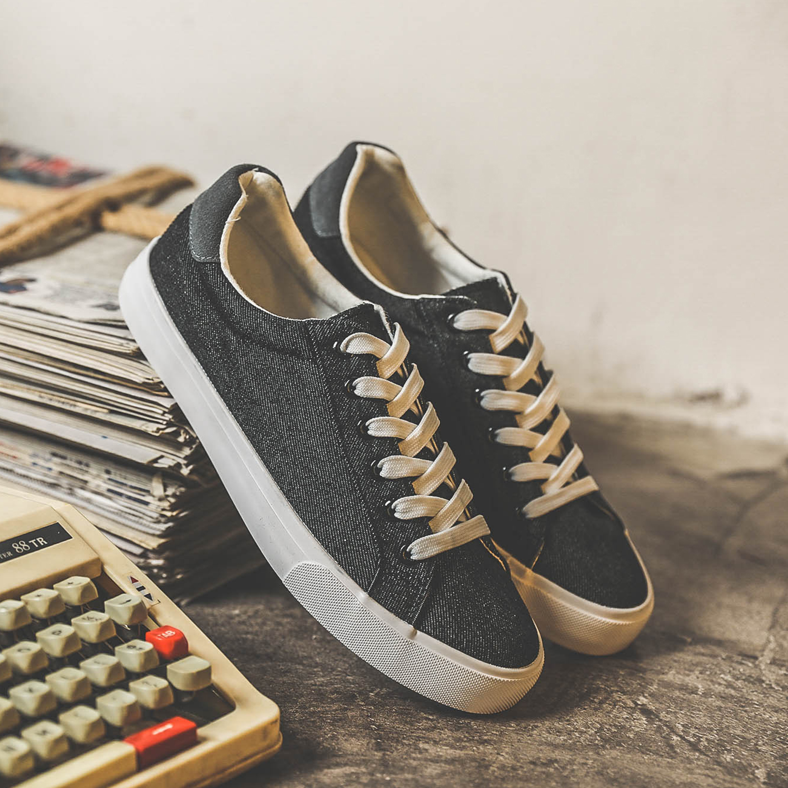 Sport Sneakers for Men Canvas Trendy Shoes